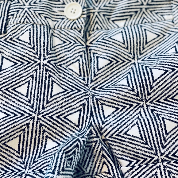 Express black and white shorts - Picture 3 of 6